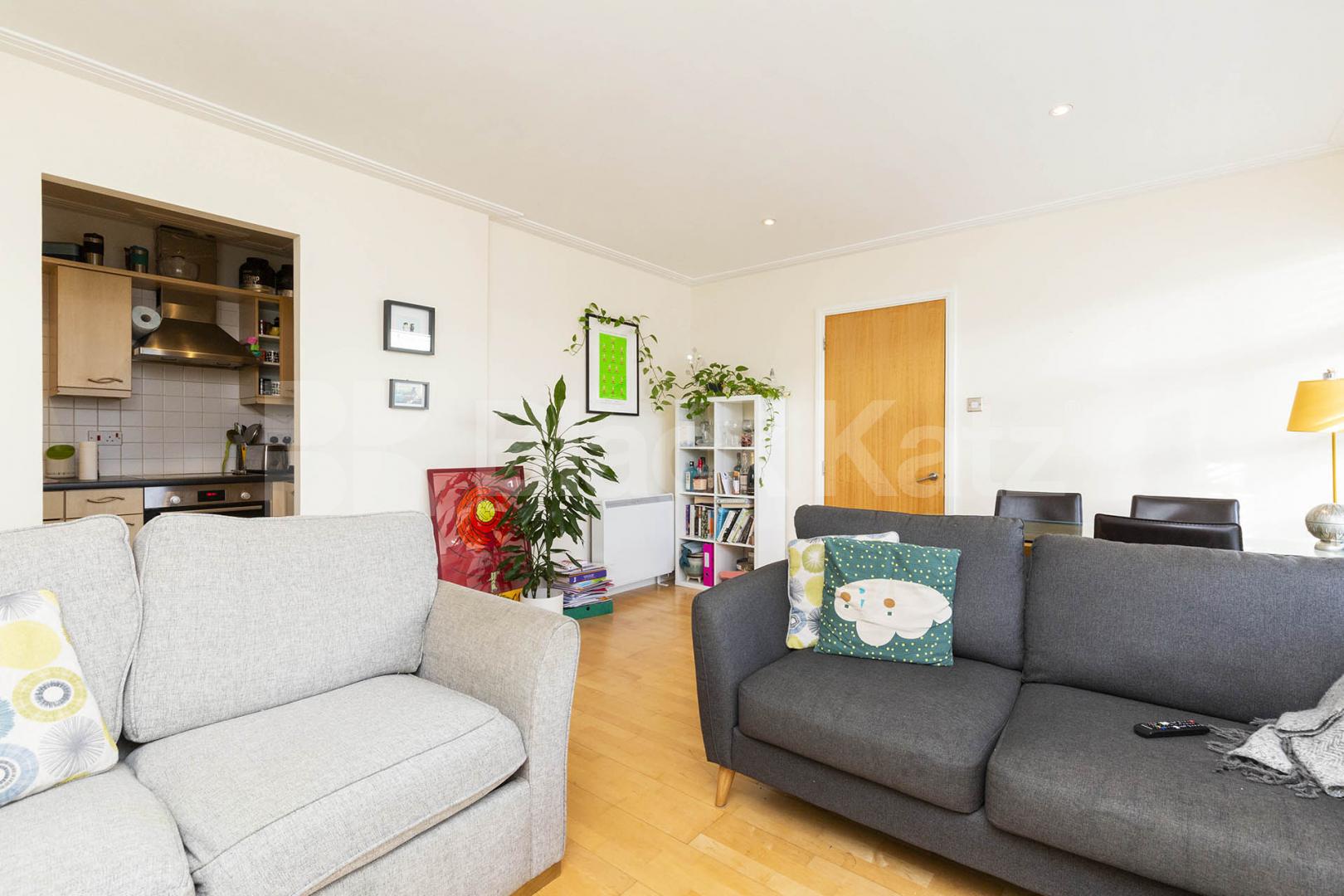 2 bed 2 bath in the heart of Highbury with concierge and rooftop gardens  Drayton Park, Highbury